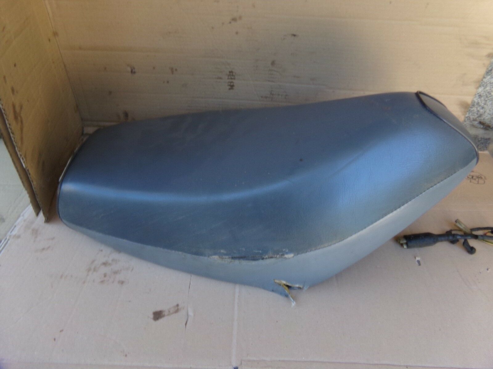 Siège de moto pour Peugeot XP6 50 (1997 - 2005