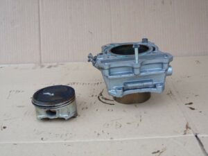 cylindre piston arrière HYOSUNG GTR650 GTR 650 650 COMET MODELE A CARBURATEUR