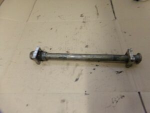 axe de roue arrière Triumph sprint rs 2001 2004 bras double