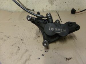 Etrier de frein avant gauche Triumph sprint rs 2001 2004