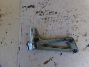 platine de repose pieds arriere droit yamaha tdr 125 4fu 93 2003