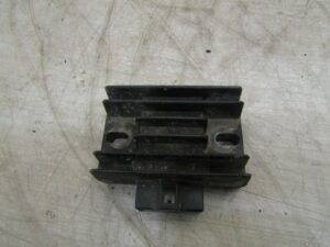 regulateur de tension Rieju RS2 125 2006 à 2010