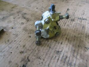 etrier de frein avant a degripper ou pour pieces peugeot trekker
