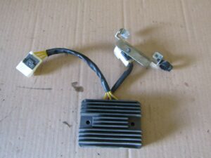 regulateur de tension piaggio 300 yourban lt 2011 2017