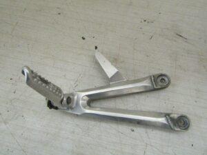 platine passager arriere droit honda 600 cbr 2003 2004 pc37