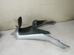 Entourage trappe essence piaggio mp3 lt 250 ie 2008 2010