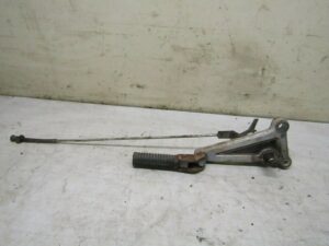 PLATINE DROITE AVEC TIGE DE FREIN honda cm 125 jc05 1982 2000