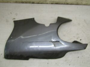 bas de caisse gauche a reparer suzuki gsxf 750 600 1998 2006 94481-08F00