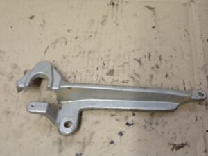 support d'etrier arriere triumph sprint rs 2001 2004