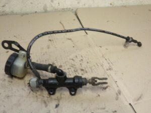 maitre cylindre de frein arriere triumph sprint rs 2001 2004