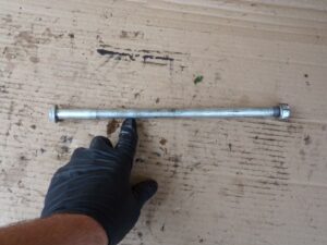 axe de bras oscillant honda varadero 125 jc32 2001 2006