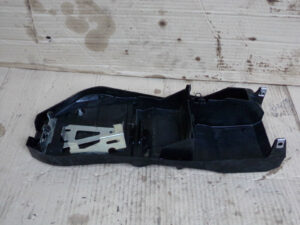 passage de roue CACHE BATTERIE KAWASAKI Z 750 2007 2010