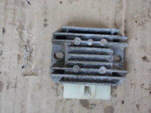 regulateur de tension baotian bt 49