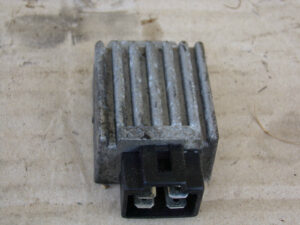 regulateur kymco spacer 50