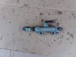 maitre cylindre de frein arriere kawasaki er6 650 2009 2012