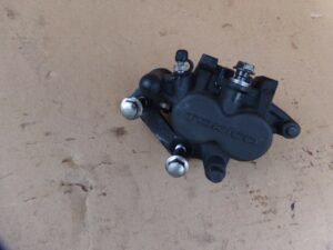 ETRIER DE FREIN avant gauche kawasaki er6 er6 2009 2011