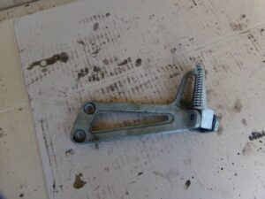 platine de repose pieds arriere gauche yamaha tdr 125 4fu 93 2003