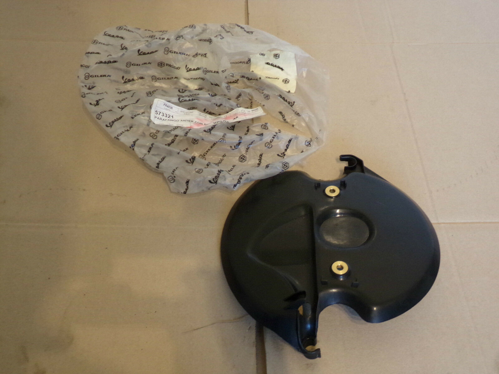 GARDE BOUE pr PIAGGIO TYPHOON et GILERA STALKER ..Ref: 573321 * NEUF