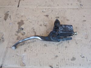 maitre cylindre de frein avant peugeot speedfight 2