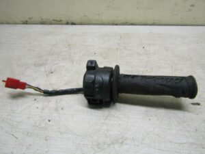 POIGNEE DE GAZ COMMODO DROIT POUR PIECES MBK STUNT YAMAHA SLIDER