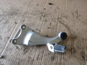 platine de repose pieds arriere gauche SUZUKI 1300 HAYABUSA 1999 2006