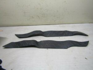 REVETEMENT DE MARCHE PIEDS DROIT ET GAUCHE HONDA 125 FES PANTHEON 2003 – 2007