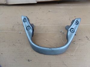 POIGNÉE DE MAINTIEN PASSAGER HONDA CB 600 HORNET 1998 2002 gris
