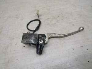 MAITRE CYLINDRE DE FREIN AVANT YAMAHA 125 YBR 2007 2012 3d9-f583t1400