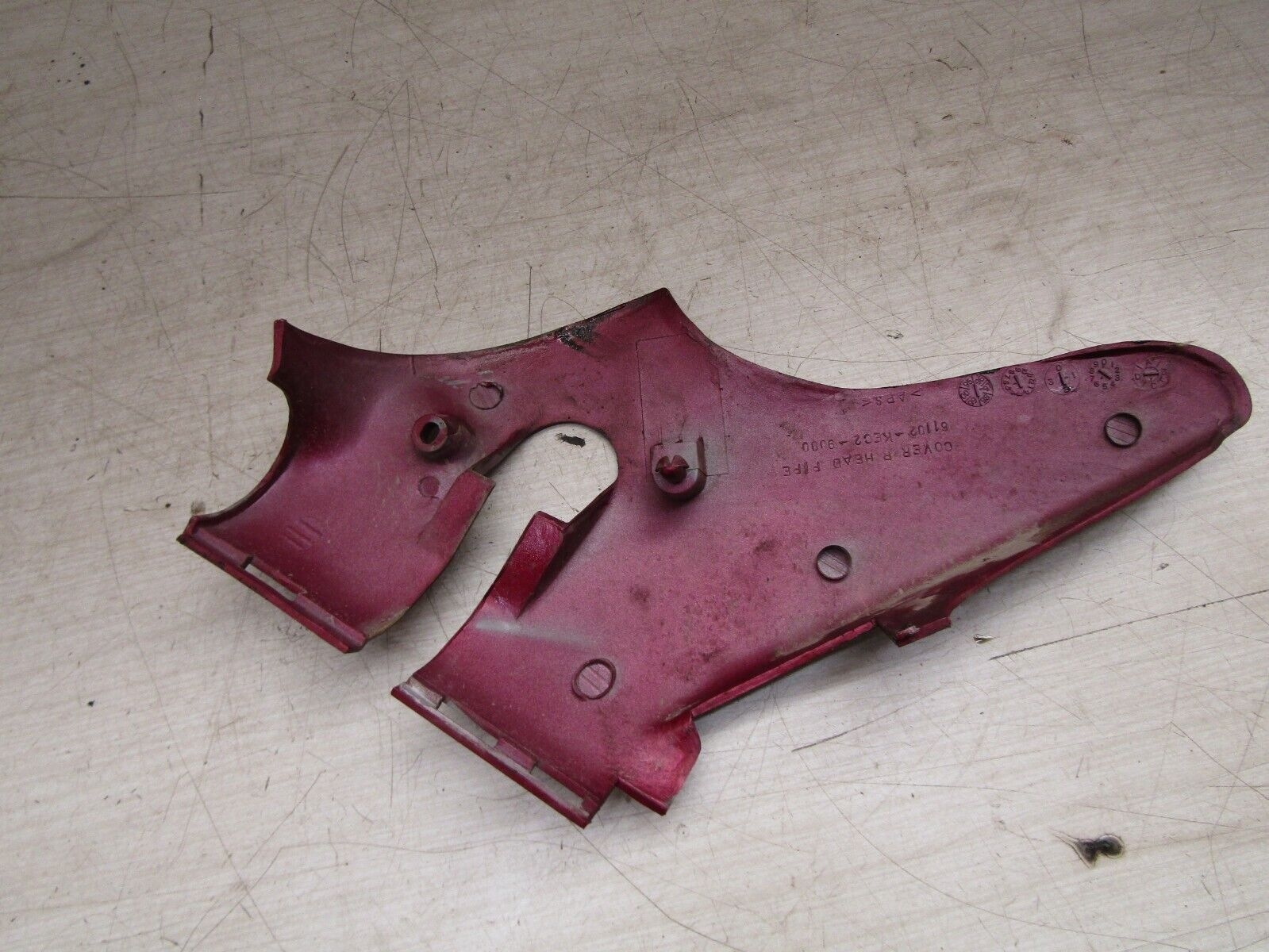 Cache Cadre Avant Gauche Rouge Pour Kymco Zing 125 (1997-2003) - Réf. 81103-KEC2-8000