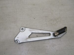 cale pieds arriere droit yamaha ybr 125 2005 2009 3d9-f7462