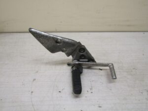 Platine repose pied droite Suzuki GSF 600 BANDIT 2000 à 2004