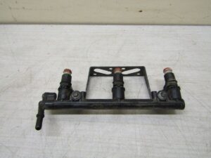 RAMPE INJECTION AVEC 3 INJECTEUR triumph 1050 sprint st abs 2005 à 2012  | eBay