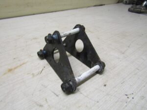 support moteur avant suzuki intruder 125 1999 2007