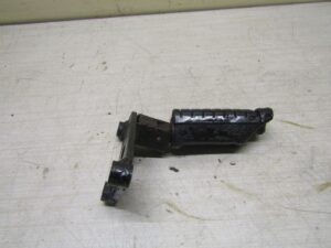 platine de repose pieds avant droite suzuki intruder 125 1999 2007