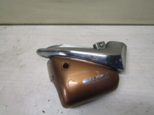 Cache sous selle (gauche) SUZUKI INTRUDER VL125 - 2000 à 2007
