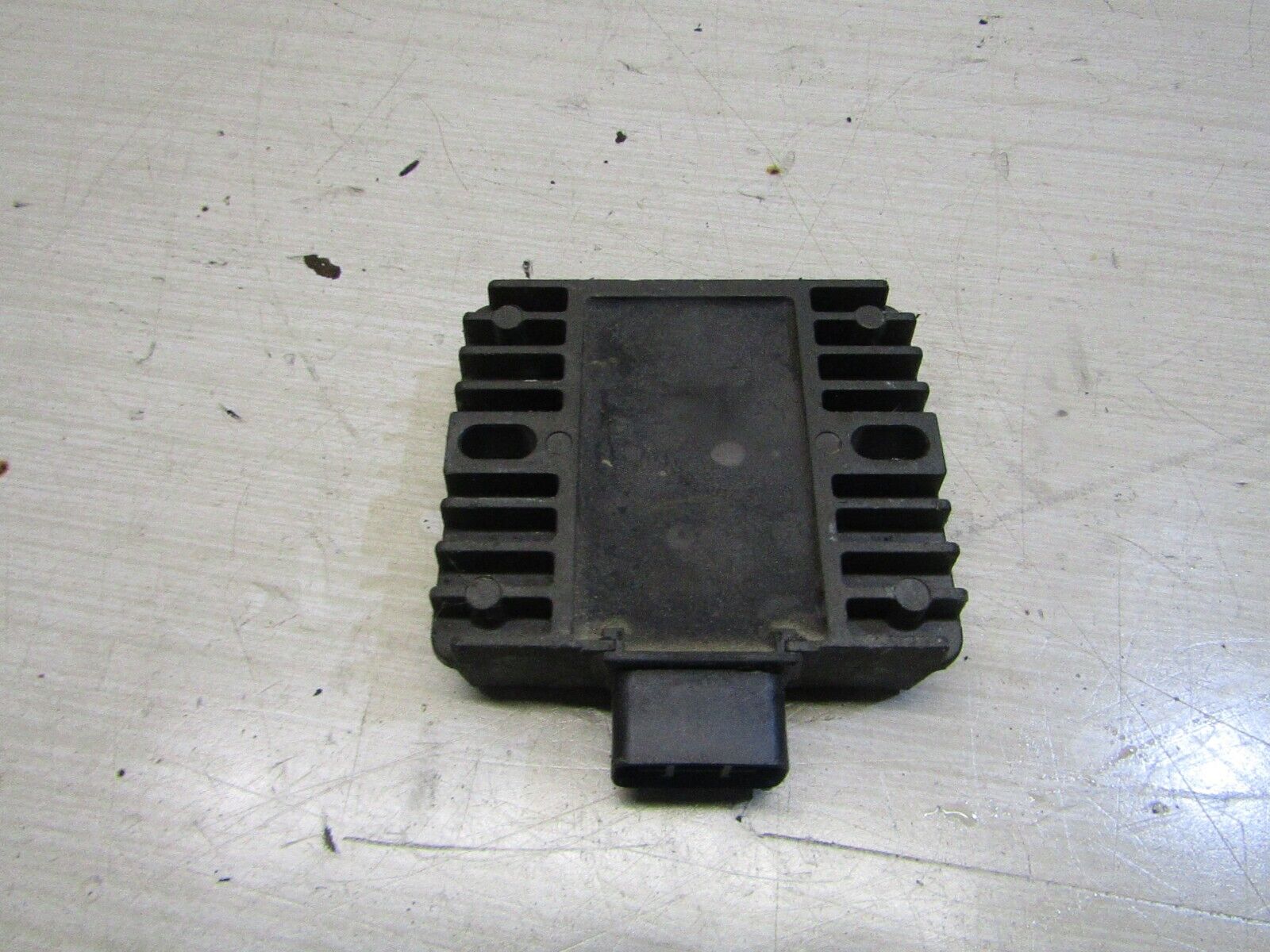 Régulateur-Redresseur De Tension Pour Suzuki GSX 1400 WVBN (2001-2006) – Qualité D'origine, Prêt à Monter