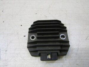 regulateur de tension  kawasaki zr7 750 1999 2004