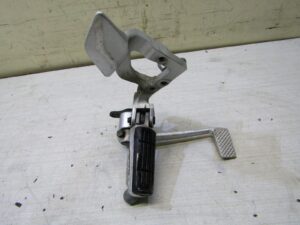 platine de repose pieds droite avec pedale yamaha fjr abs 1300 2002 2005 5vs