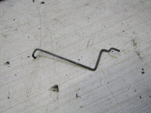 tringle de verrou de selle peugeot satelis 125 abs 2006 2012