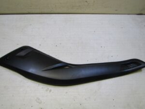 Cache latéral gauche YAMAHA X-MAX 125 - 2013 - 37P-F1716 defaut voir photos