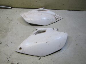 jeu de plaque a numero arriere yamaha yzf 250 2003 2005 |