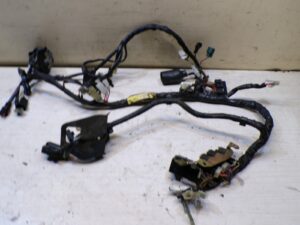 FAISCEAU electrique YAMAHA FZ6 N FAZER 600 (2004 - 2006) 1b3-82590