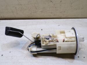 Pompe a essence origine YAMAHA FZ6 600 2004-2006 35000 km |