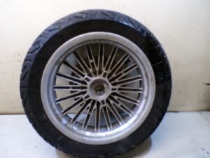 jante roue avant piaggio Beverly 300 ie 2010 2014 pneu 60%USURE |