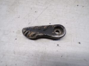 un cale pied arriere gauche mbk booster apres 2004 |