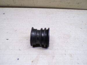 UN MANCHON D AIR origine yamaha BOITE A AIR CARBU YAMAHA XV 125 99 2004