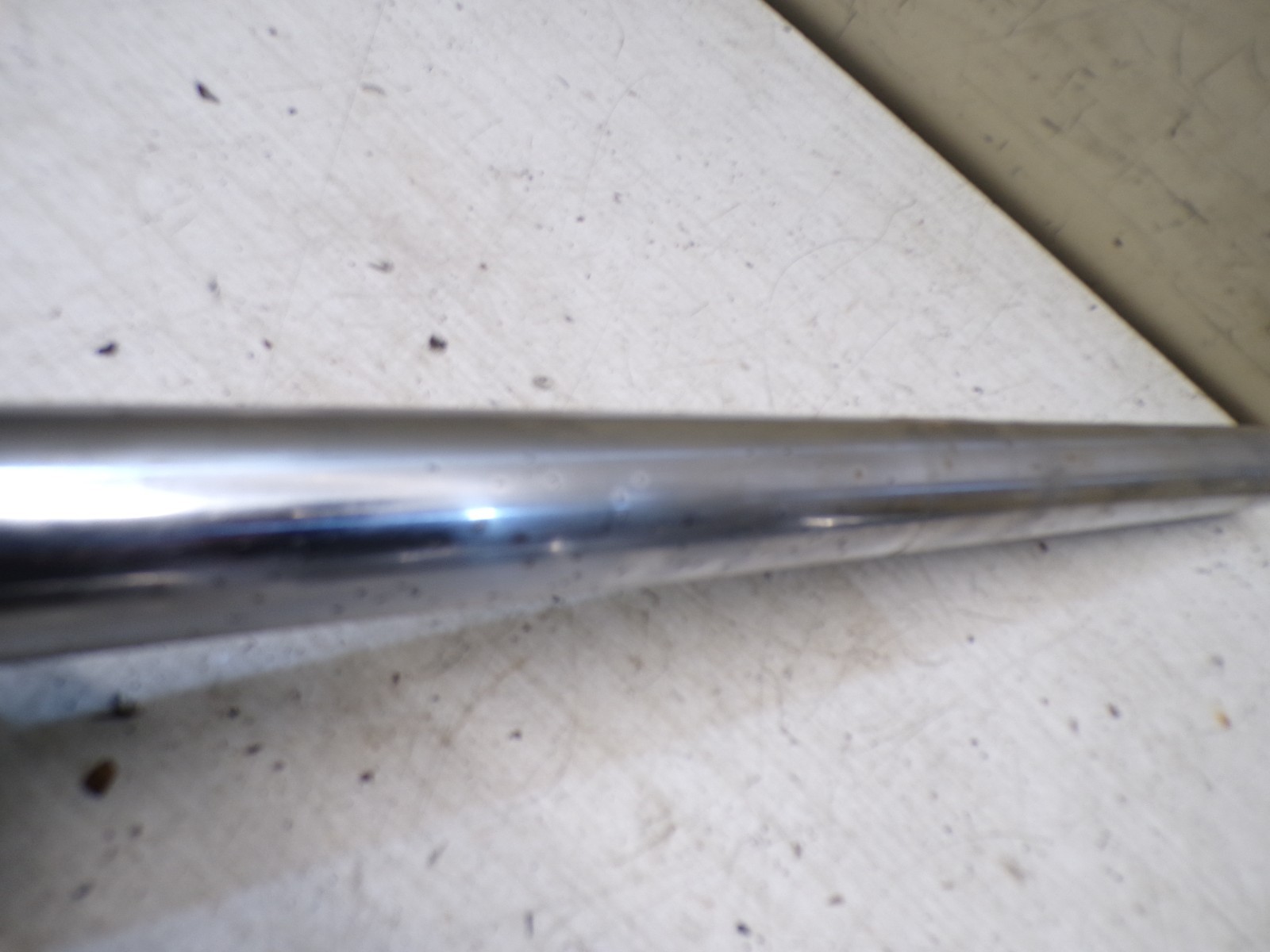 tube de fourche gauche tube defaut sur chrome Yamaha Virago 125 1997 - 2004 – Image 4