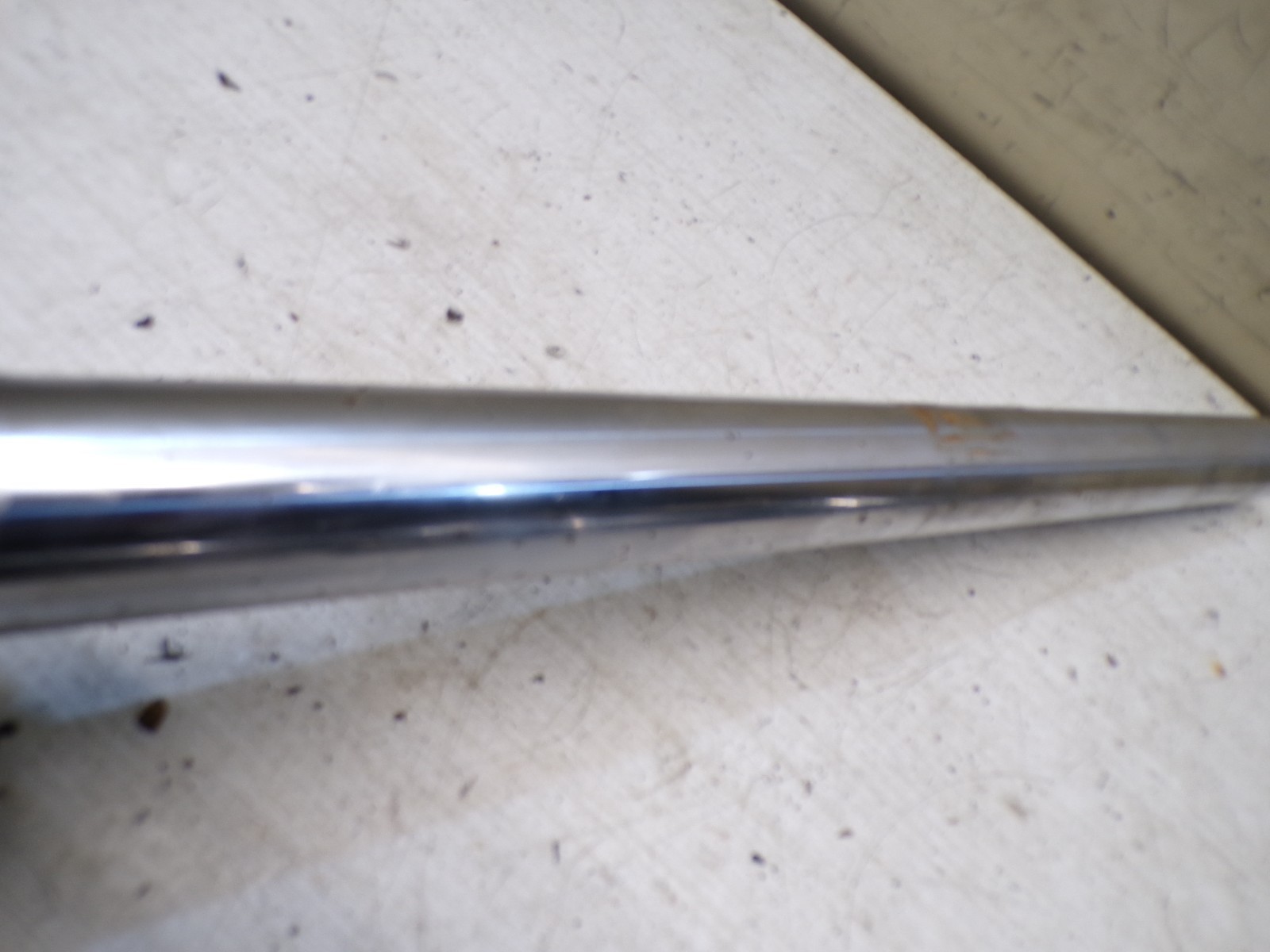 tube de fourche gauche tube defaut sur chrome Yamaha Virago 125 1997 - 2004 – Image 5