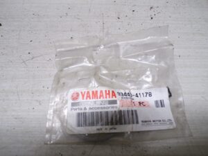 Circlip de pontet de culasse Yamaha 93440-41178-00 wr 400 426 450 250 |