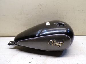 reservoir a carburant Yamaha Virago 125 1997 - 2004 bosses cote droit voirphotos |